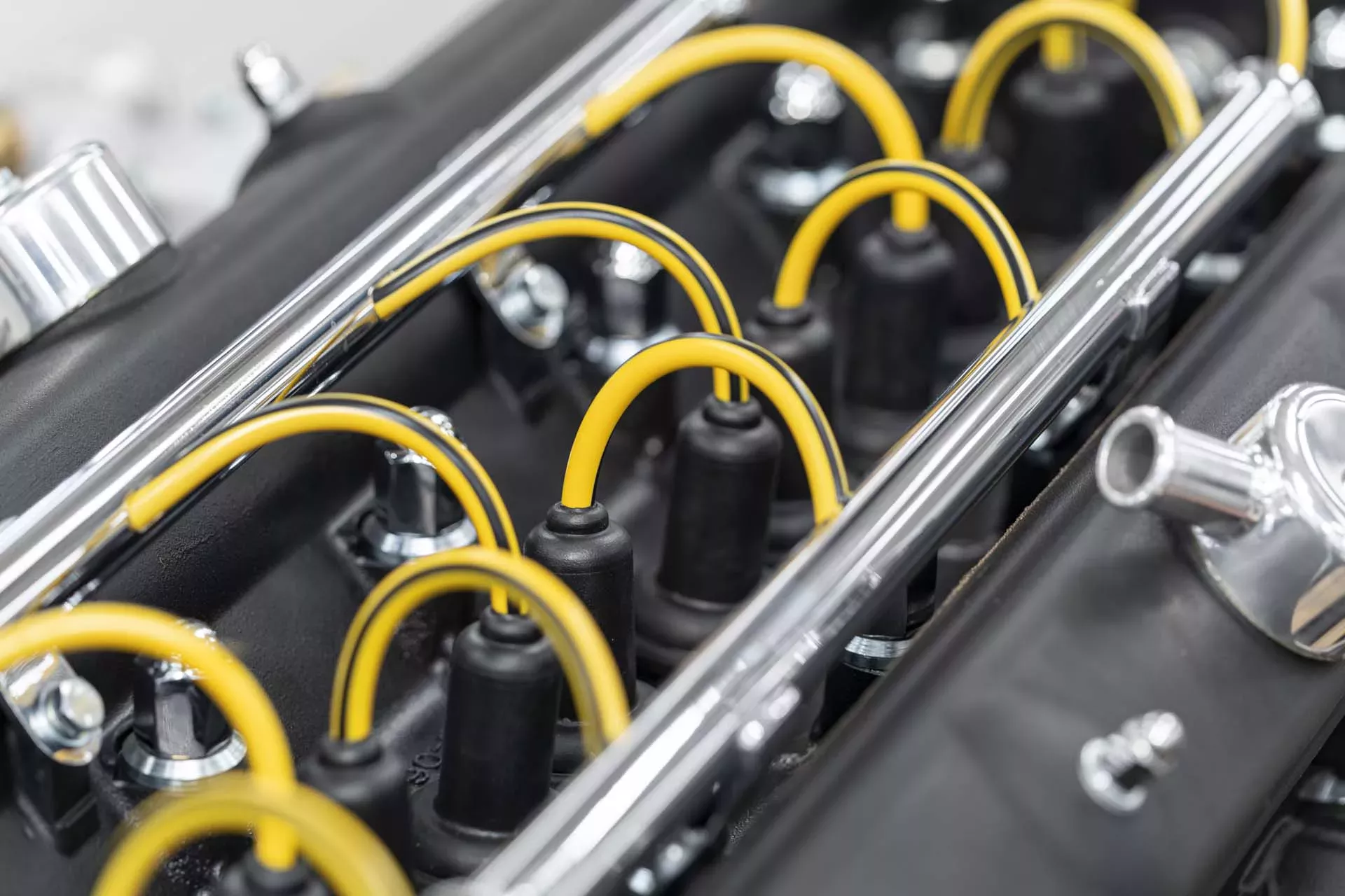 Pfsiter Autotechnik- Shop production of bodies for aston martin db4 gt zagato continuation models 100711245 h jpg