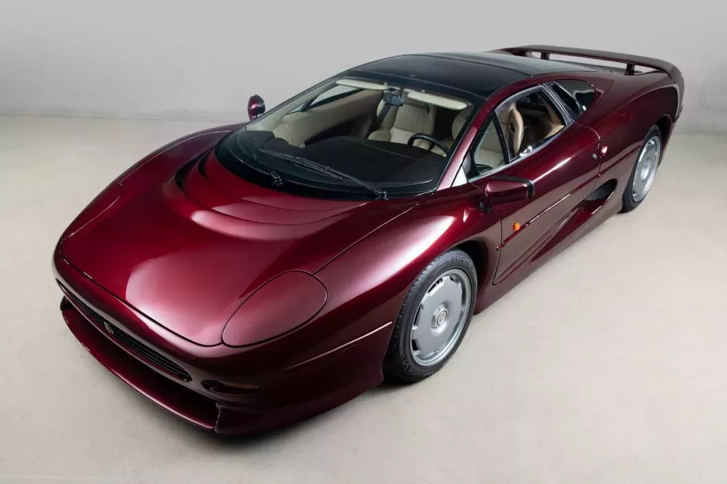 Pfsiter Autotechnik- Shop xv220 avg jpg