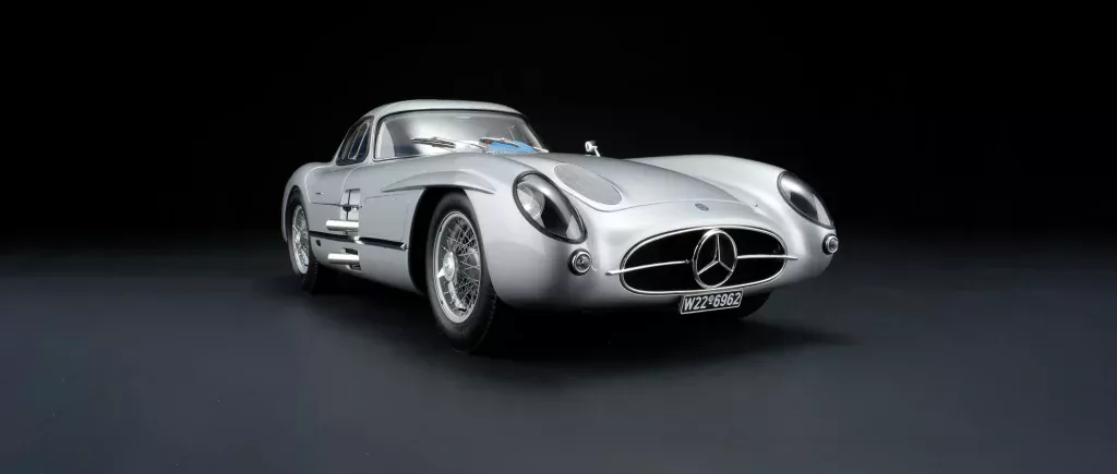 AMALGAM COLLECTION MERCEDES-BENZ 300 SLR UHLENHAUT COUPÉ (1:8)